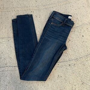 Hollister size 00, straight leg jeans, perfect condition